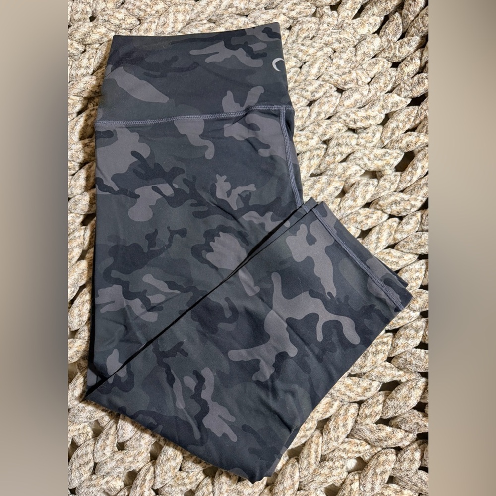 Zyia Active forest camo Lux high rise Capri leggings